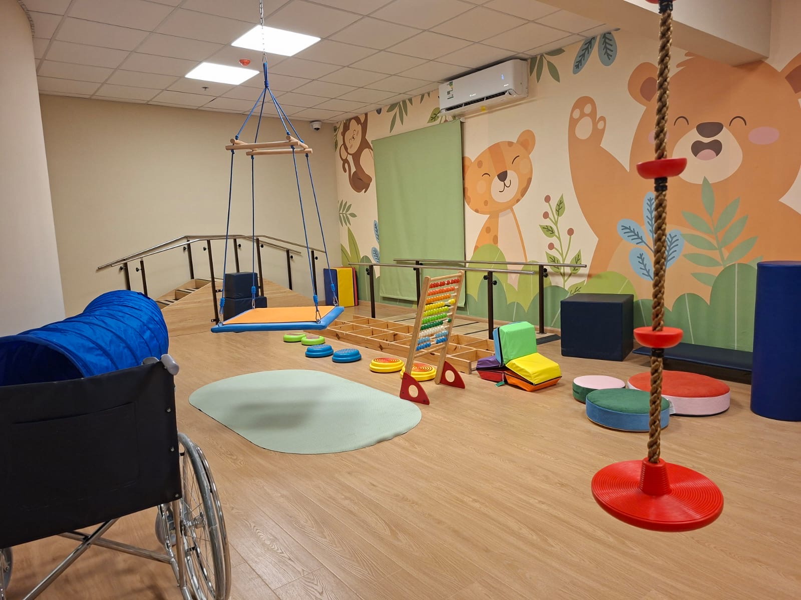 Sensory integration & mobility therapy room